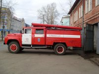 1280px-Пожарная_автоцистерна_ПЧ-13_г.Котлас.jpg